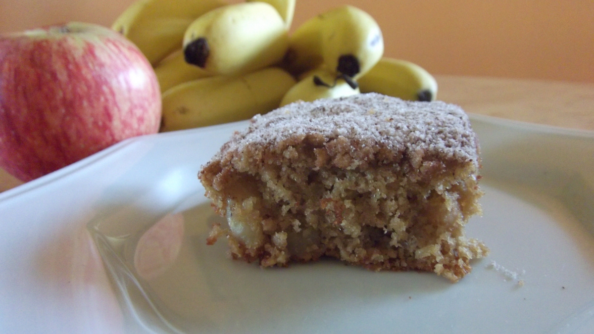 Bolo de maçã, aveia e canela
