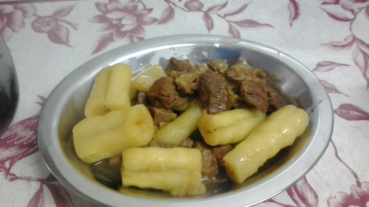 Vaca atolada (carne com mandioca)