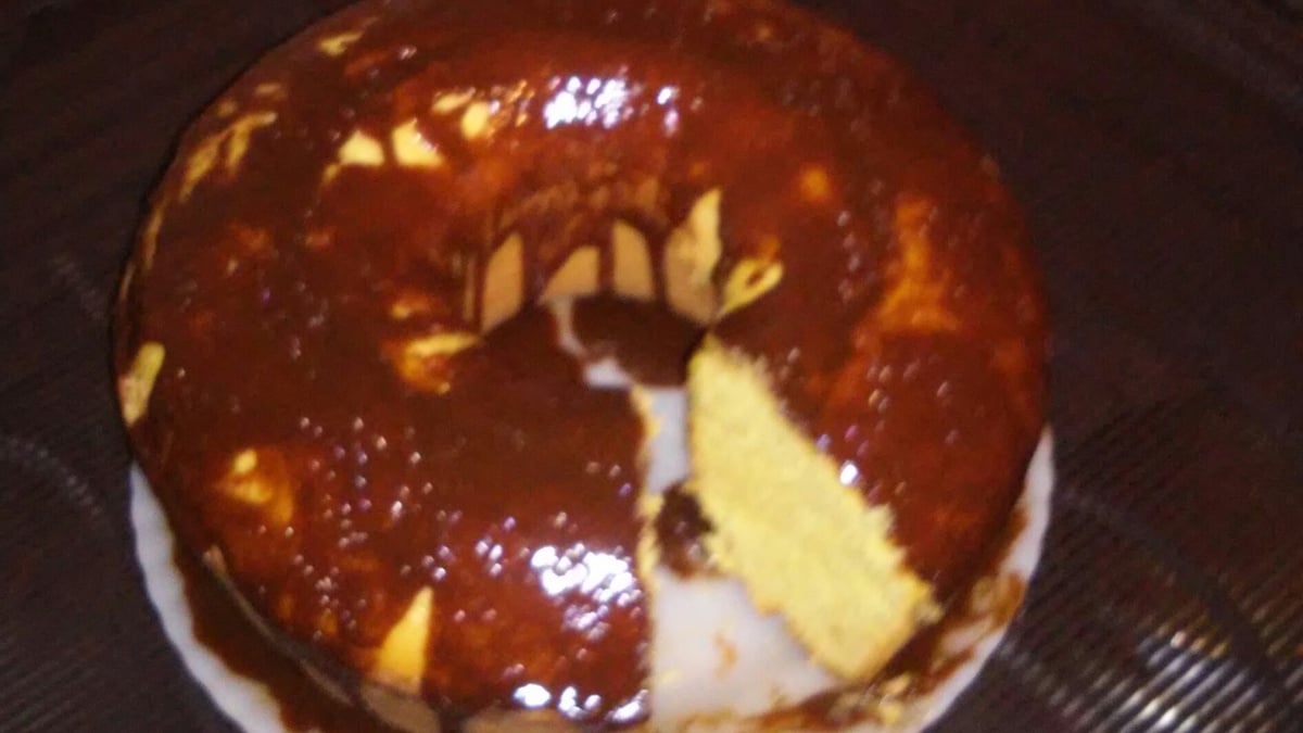 Bolo de fubá com bananas