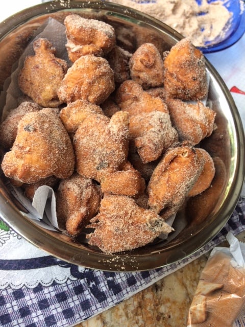 Bolinho de chuva com goiabada Família Bastos