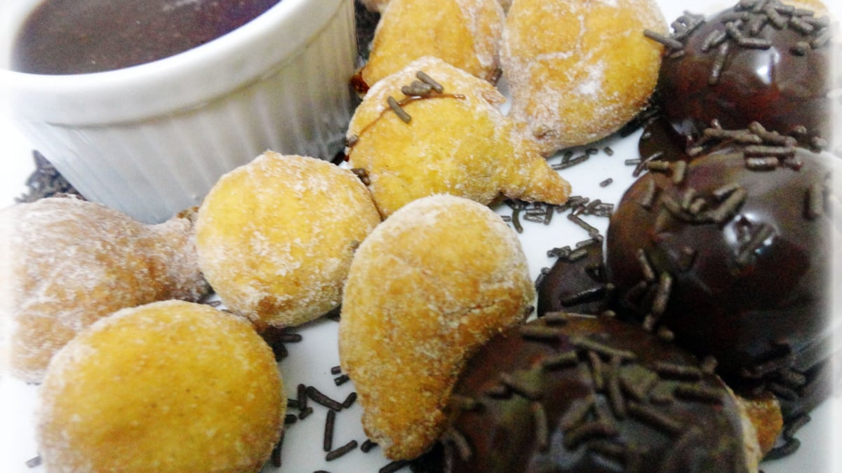Bolinho de chuva com brigadeiro