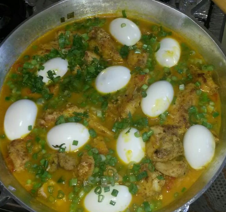 Peixe ao leite de coco e azeite de dendê