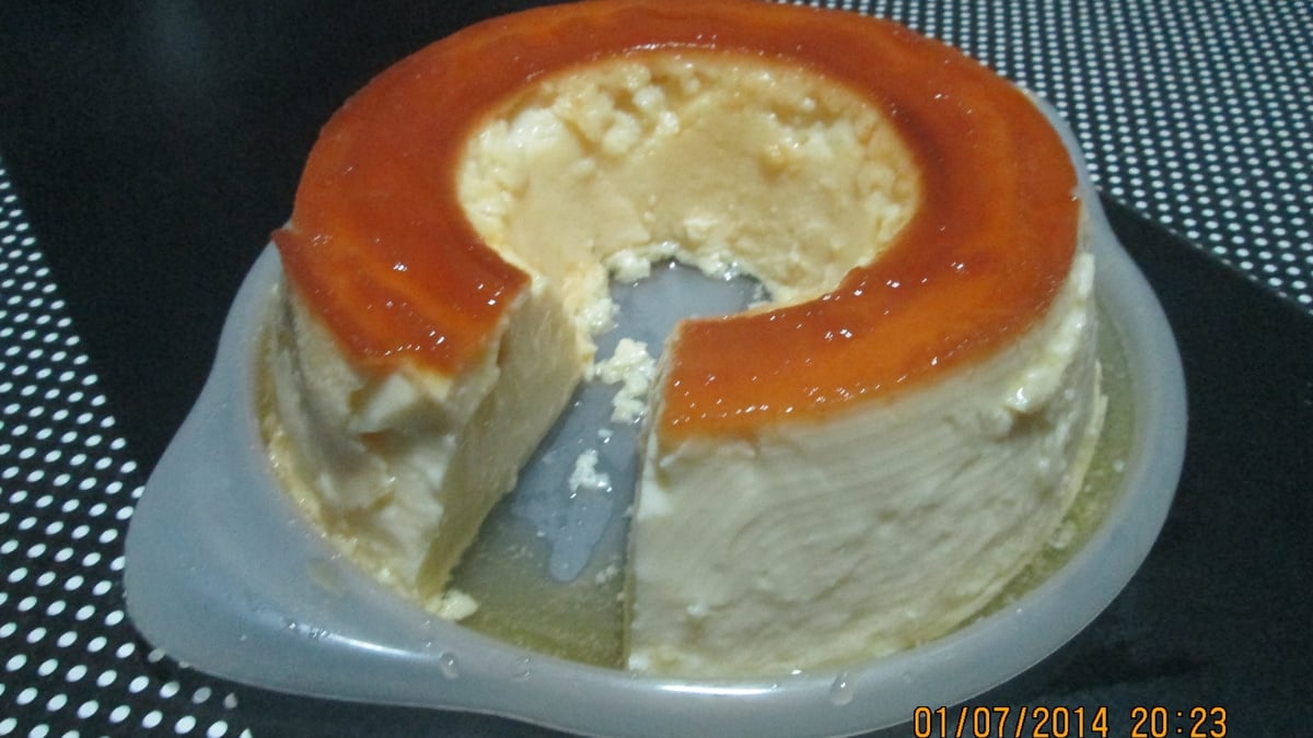 Pudim na panela de pressão elétrica