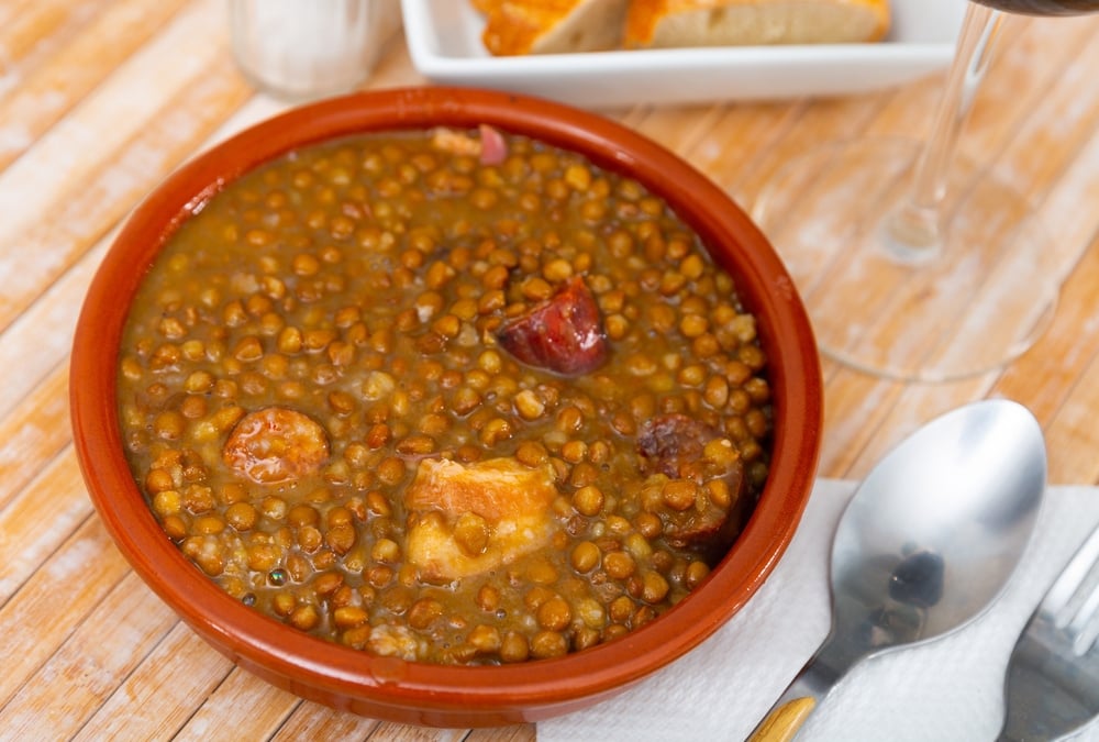 Lentilha com costelinhas de porco