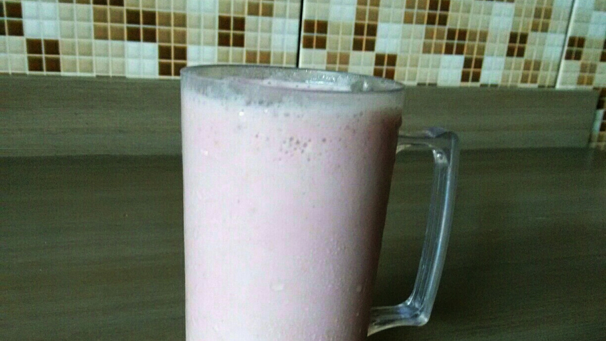 Suco de morango ao leite