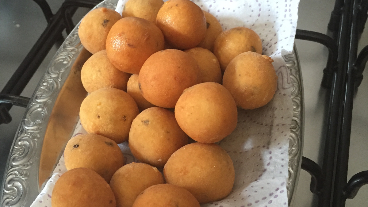 Bolinha de queijo frito