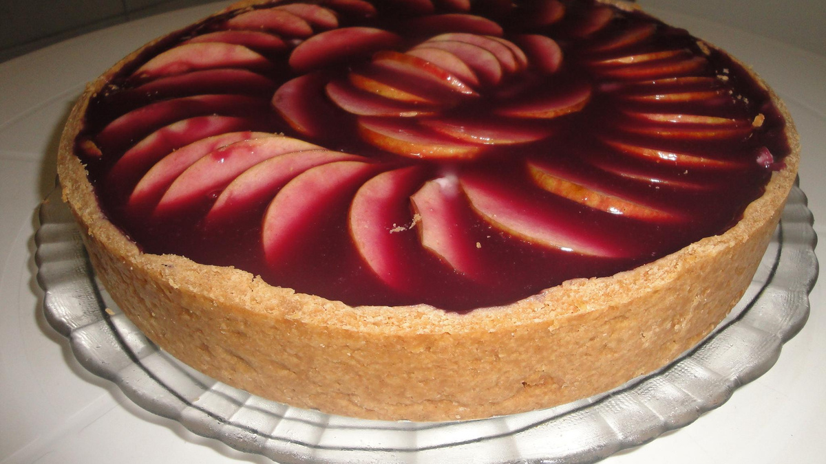 Torta com maçã com creme de uva
