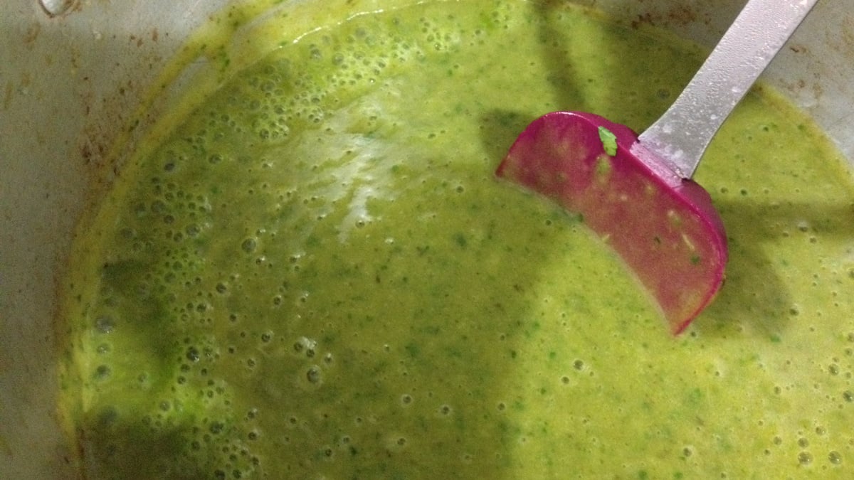 Caldo verde com couve batida