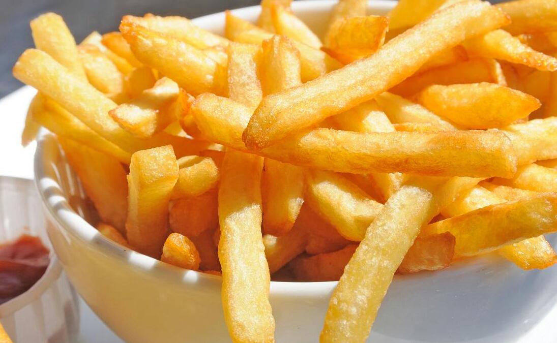 Como fazer uma batata frita crocante e sequinha - Casa e Jardim