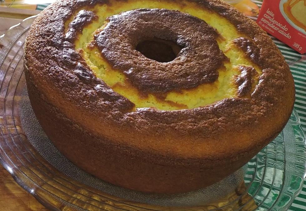 Bolo de trigo com cobertura de Ninho - Receitas Agora