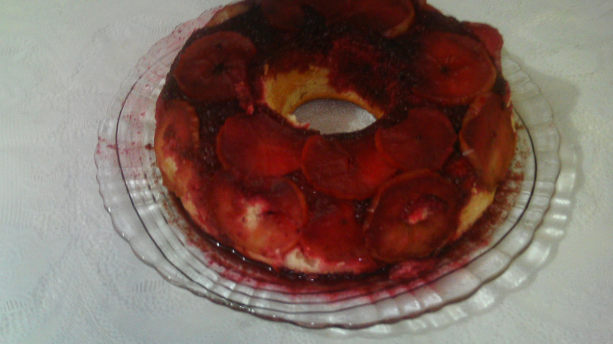 Bolo de maçã com groselha