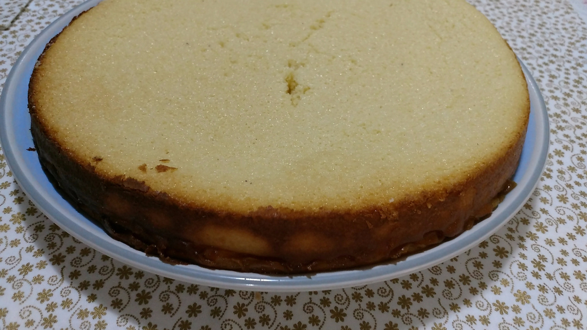 Delicioso bolo de coco com leite condensado