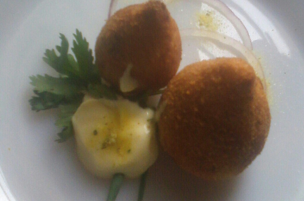 Coxinha de frango com requeijão cremoso