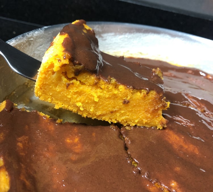 Bolo de cenoura vegano