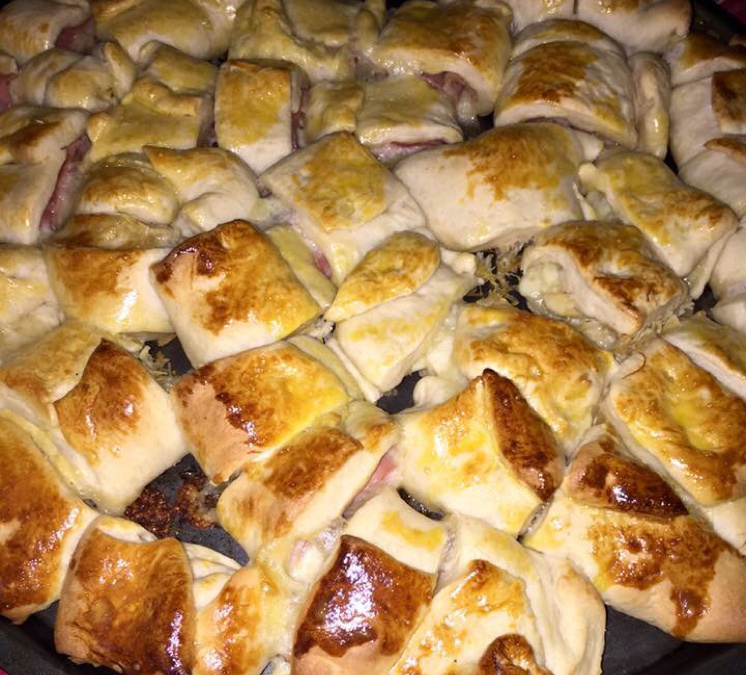 Rocambole de presunto e queijo