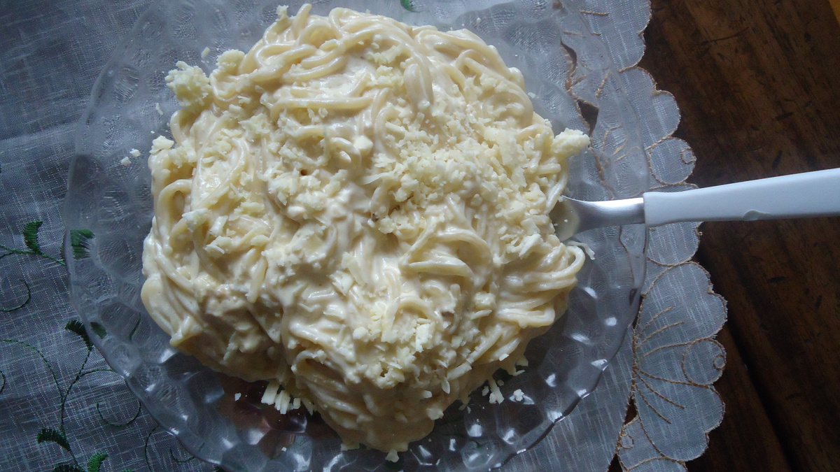 Macarrão alho e óleo divino