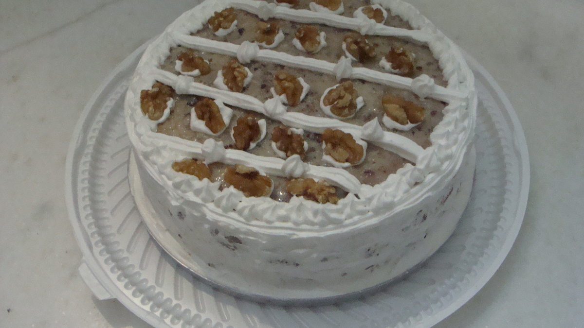 Bolo de Nozes Recheado