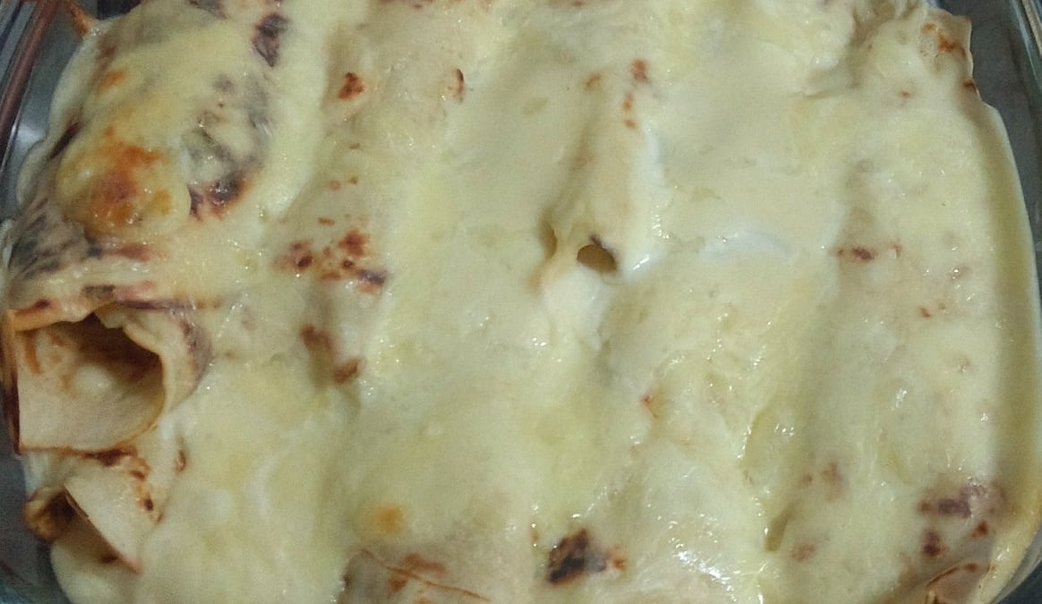 Panqueca com molho branco