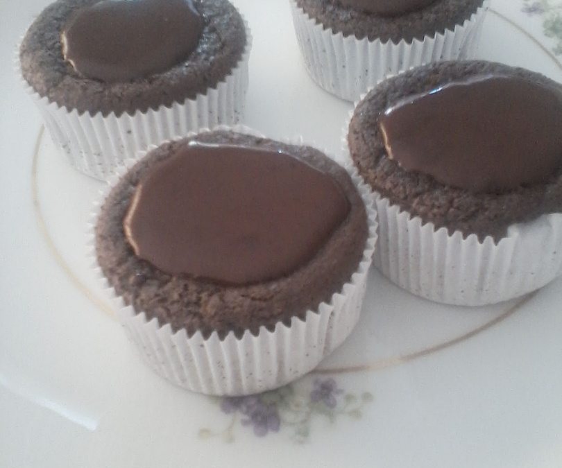 Bolo de alfarroba e amêndoas