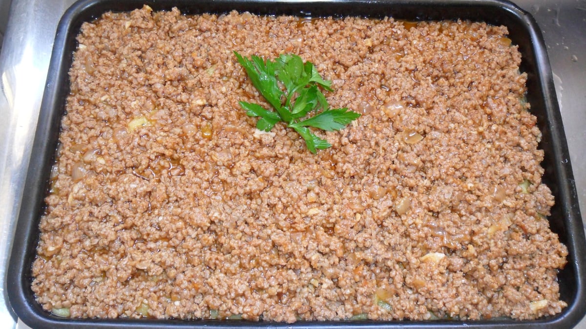 Polenta com molho de carne moída