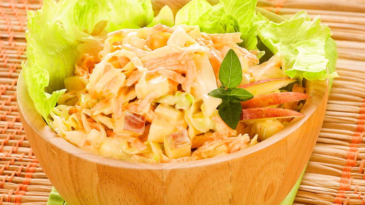 Salada de maçã, cenoura e repolho