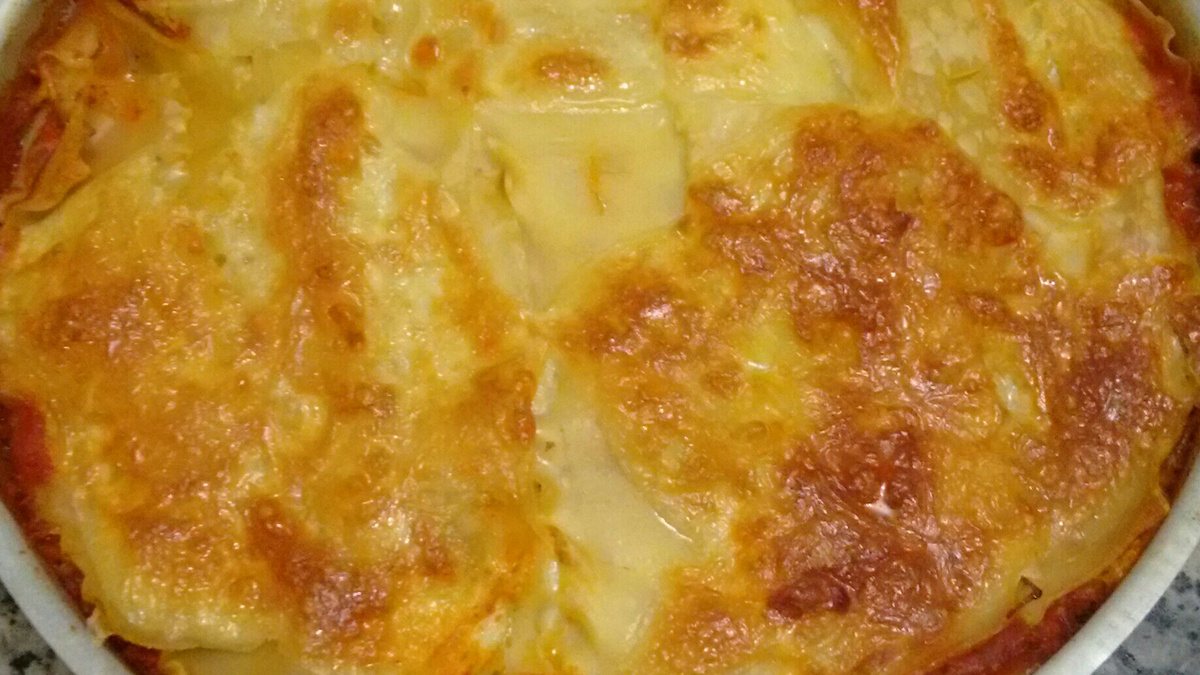 Lasanha completíssima (bolonhesa, molho branco e presunto)