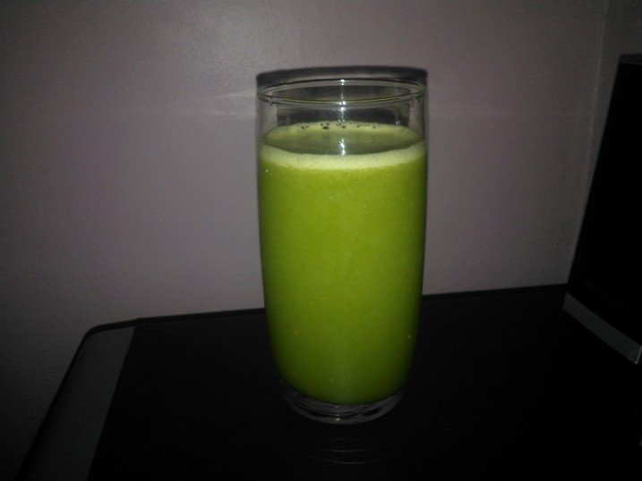 Suco de laranja com couve