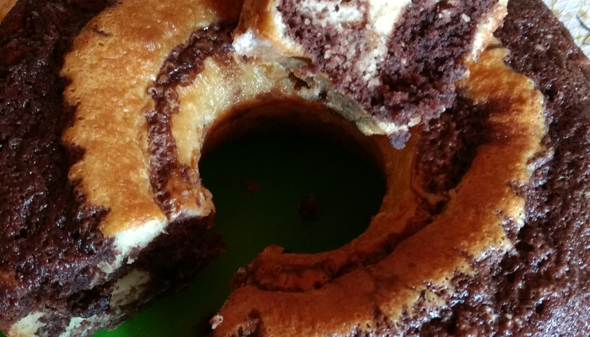 Bolo de liquidificador mesclado