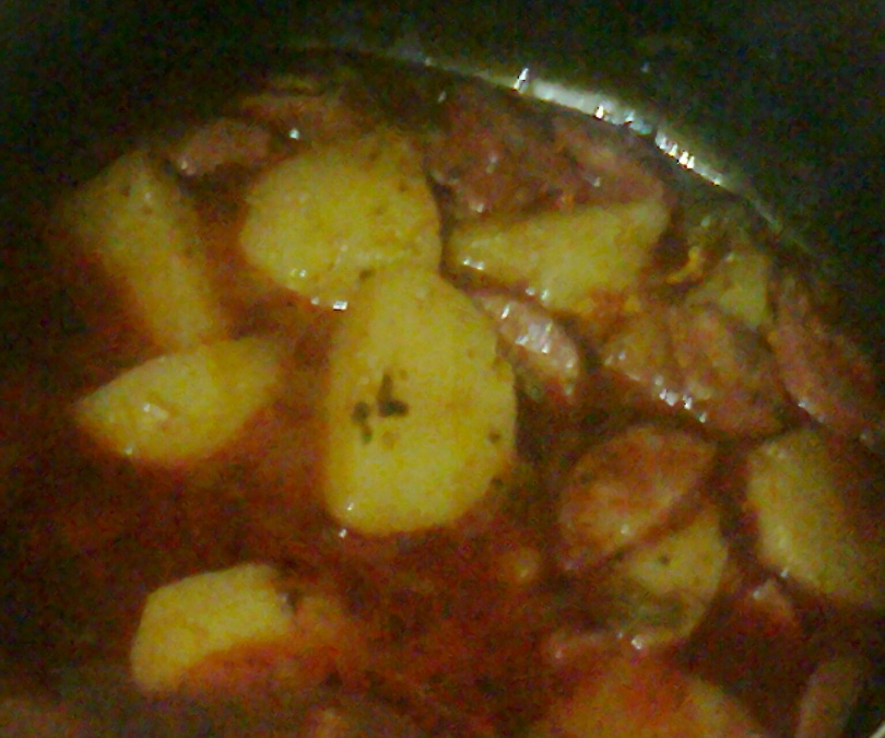 Ensopadinho de calabresa com batata na panela de pressão