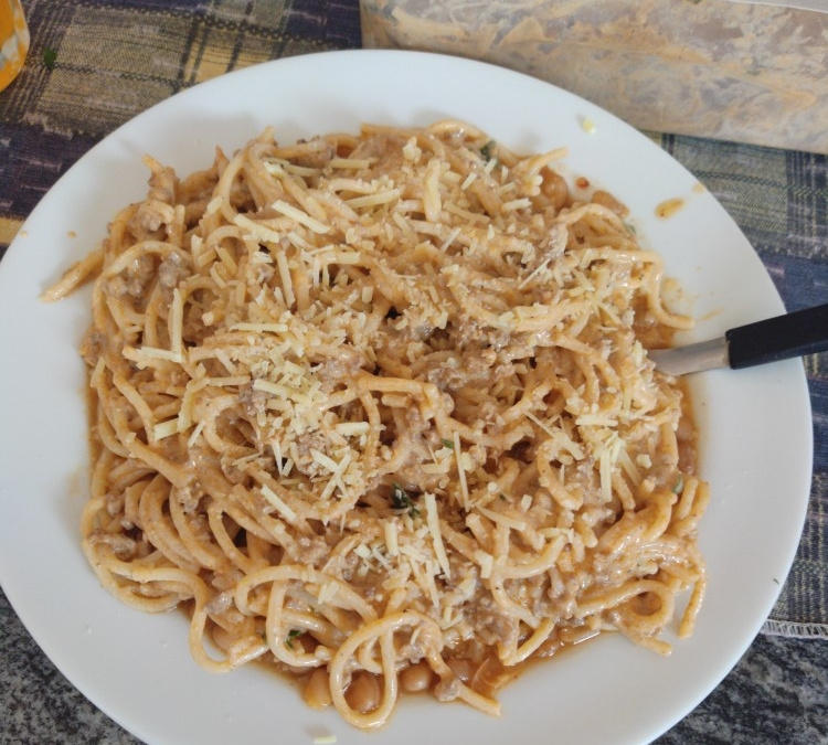 Macarrão com carne moída