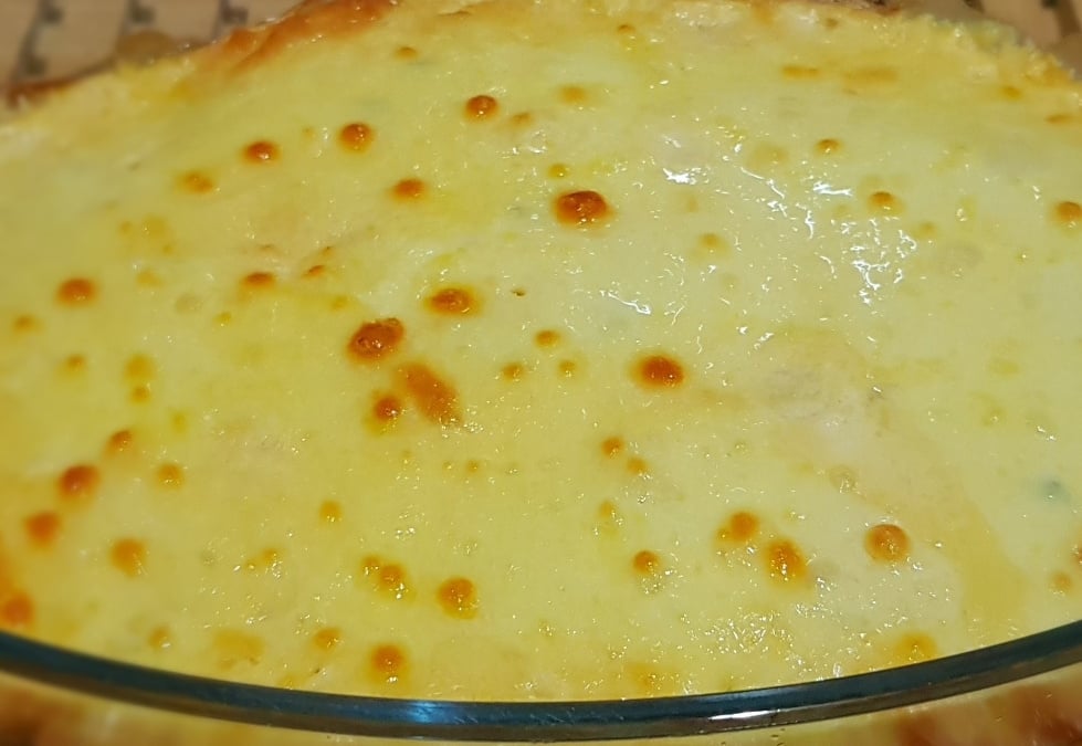 Frango empanado assado com creme de milho