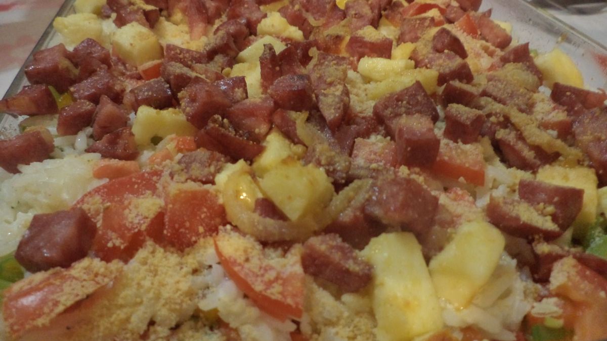 Arroz cremoso tropical com calabresa