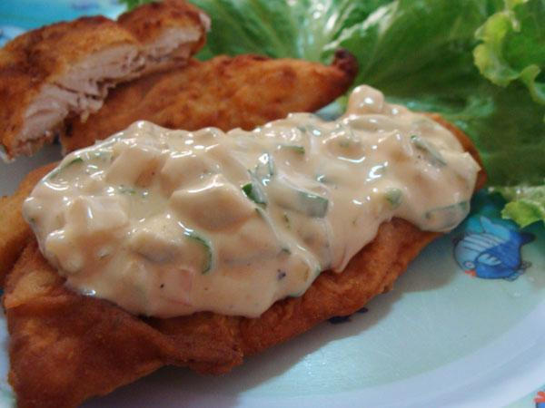 Peixe empanado com molho tártaro