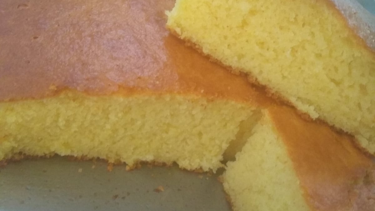 Bolo de fubá com queijo