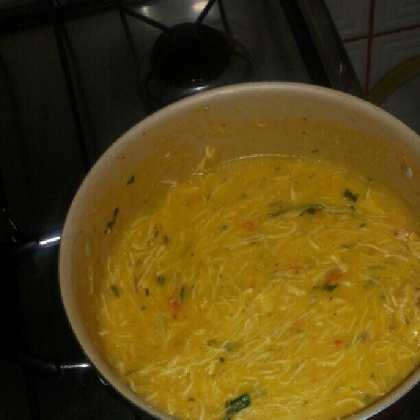 Sopa de fubá com frango