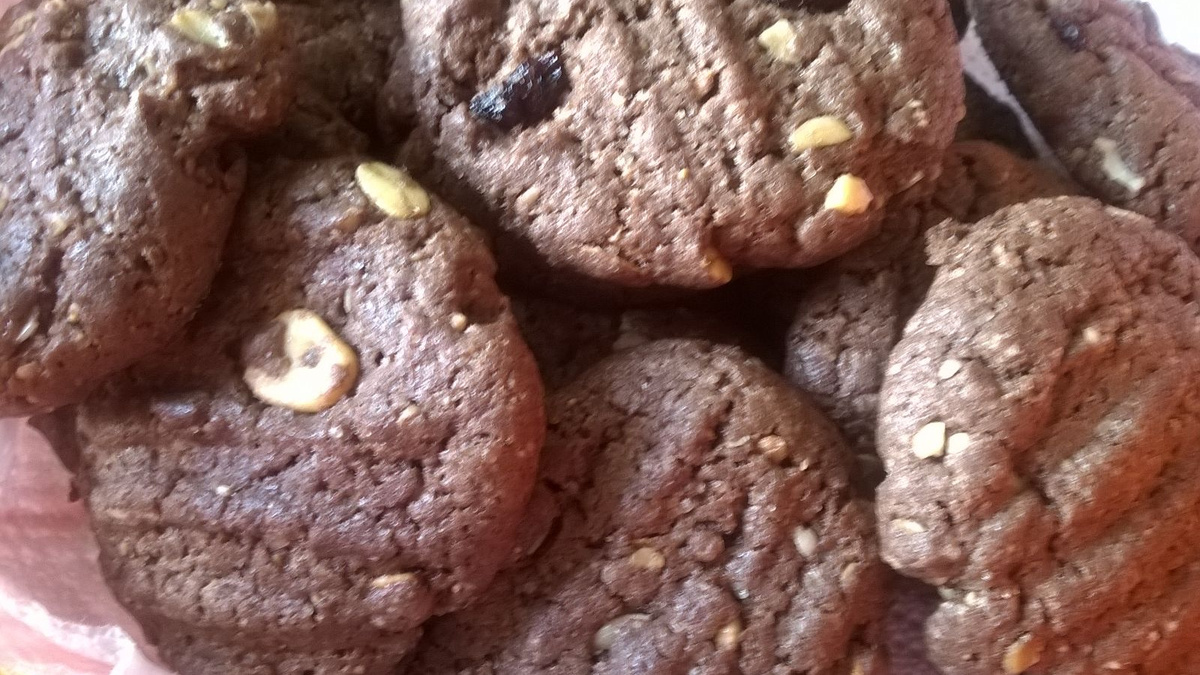 Cookies de chocolate com granola