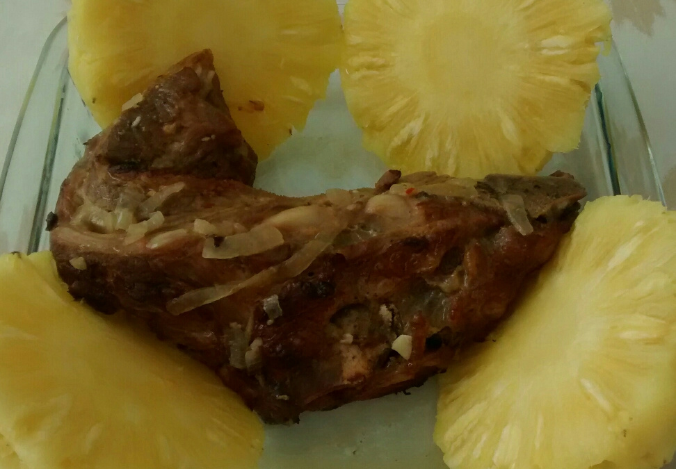 Costelinha de porco ao molho de laranja
