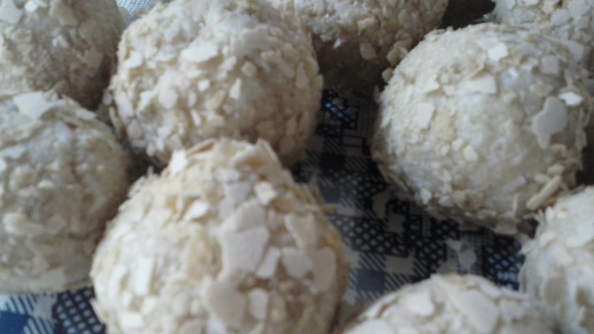 Docinhos fáceis de leite condensado com farinha láctea