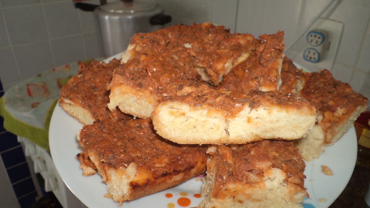 Pizza de sardinha fácil da Renatinha