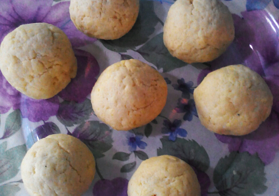 Bolinho de queijo e mortadela
