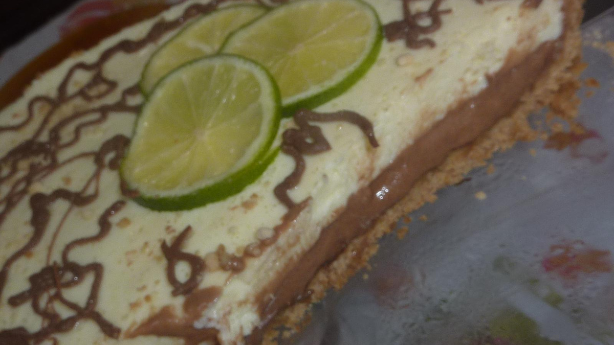 Torta mousse de chocolate com limão