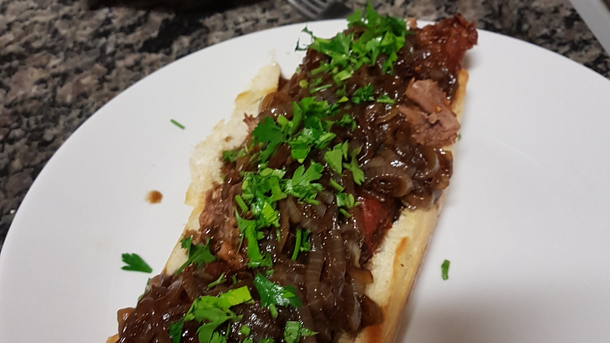 Sanduíche fácil - costelinha de porco com barbecue