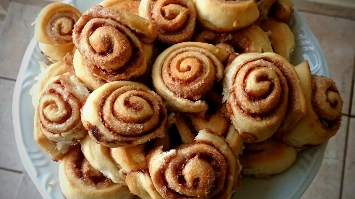 CINNAMON ROLLS, ROLINHOS DE CANELA