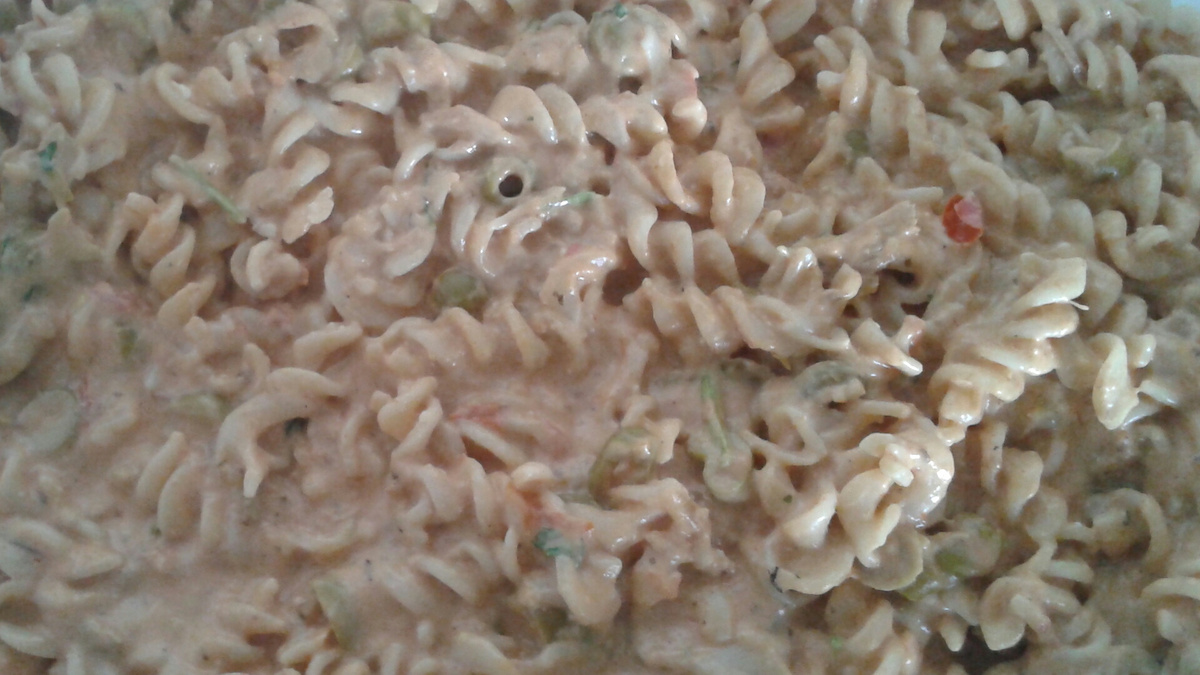 Macarrão com atum e maionese