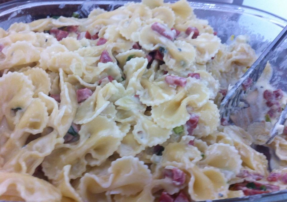 Massa ao molho de gorgonzola com calabresa