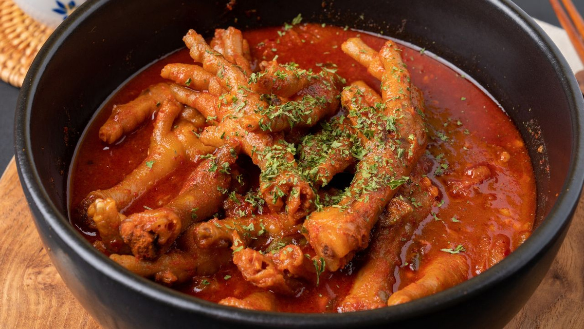Caldo de pé de frango