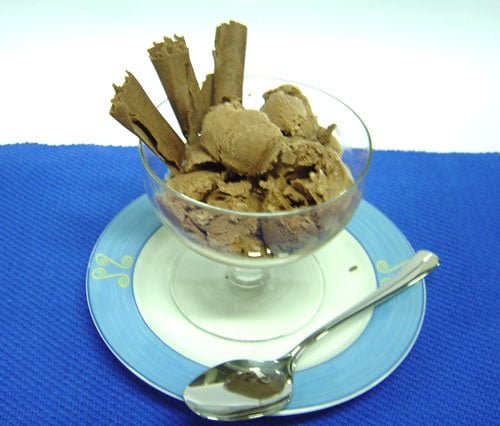Sorvete de chocolate crocante