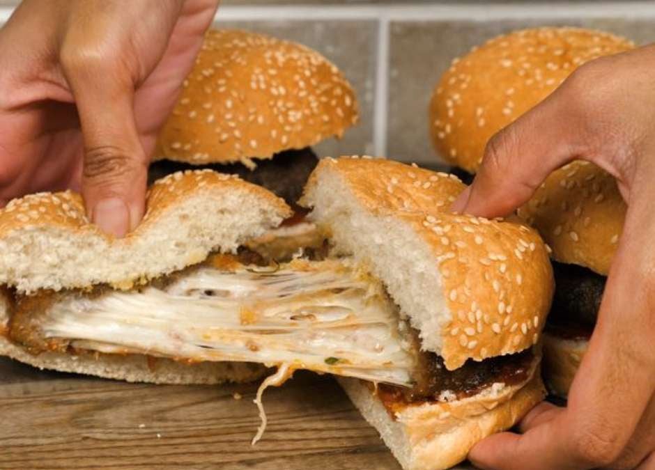 Hambúrguer Recheado Assado