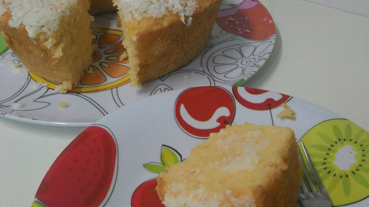 Bolo de Liquidificador com Calda de Coco