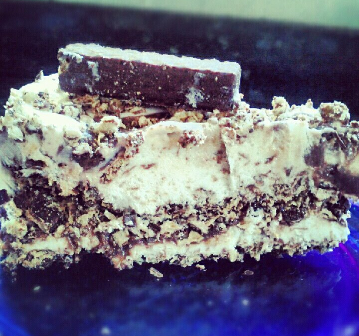 Torta de brigadeiro, sorvete e bis